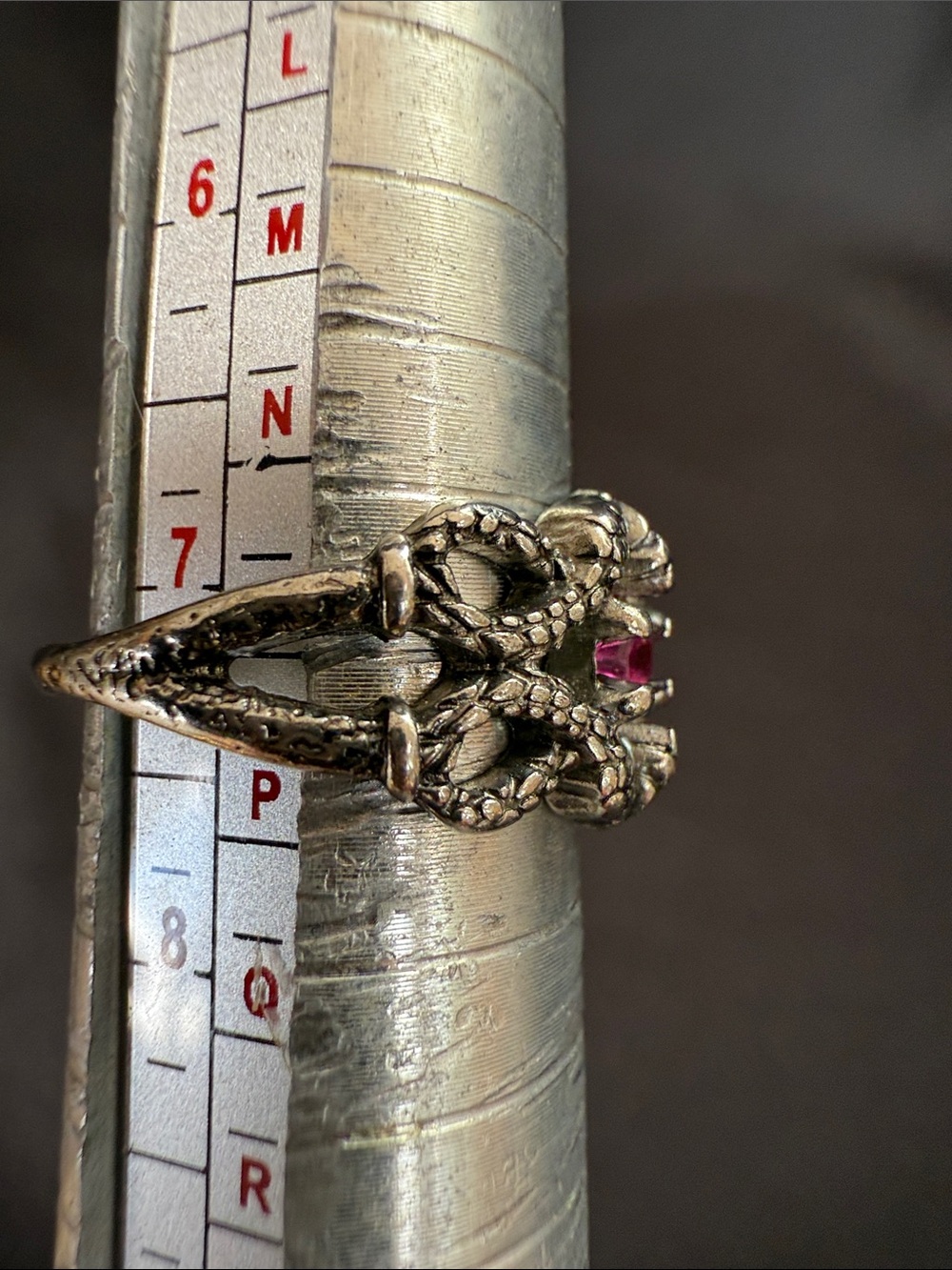 Vintage-Style Silver Floral Ring with Pink Stone - Picture 2 of 7